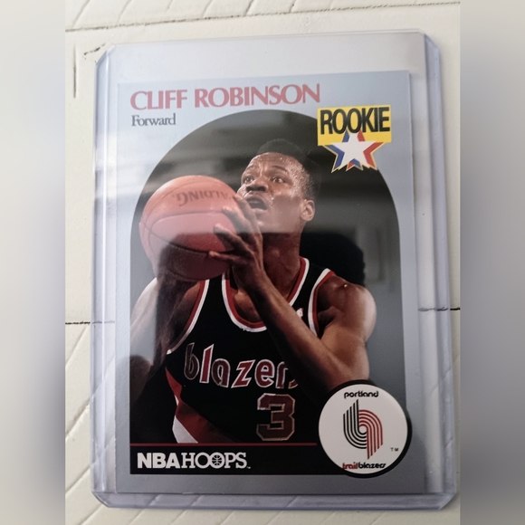 1990-91 NBA Hoops - #250 Clifford Robinson (RC) - Picture 6 of 11